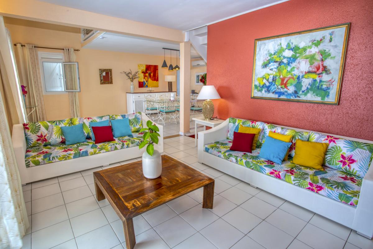 17.Location villa piscine vue mer St François Guadeloupe_Salon